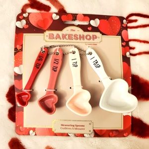 Bakeshop Valentine's Day Heart Measuring Spoons Set of 4 BNWT